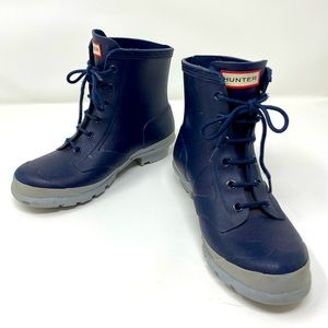 HUNTER BOOTS. Kids SIZE 2. Navy. Lace up.